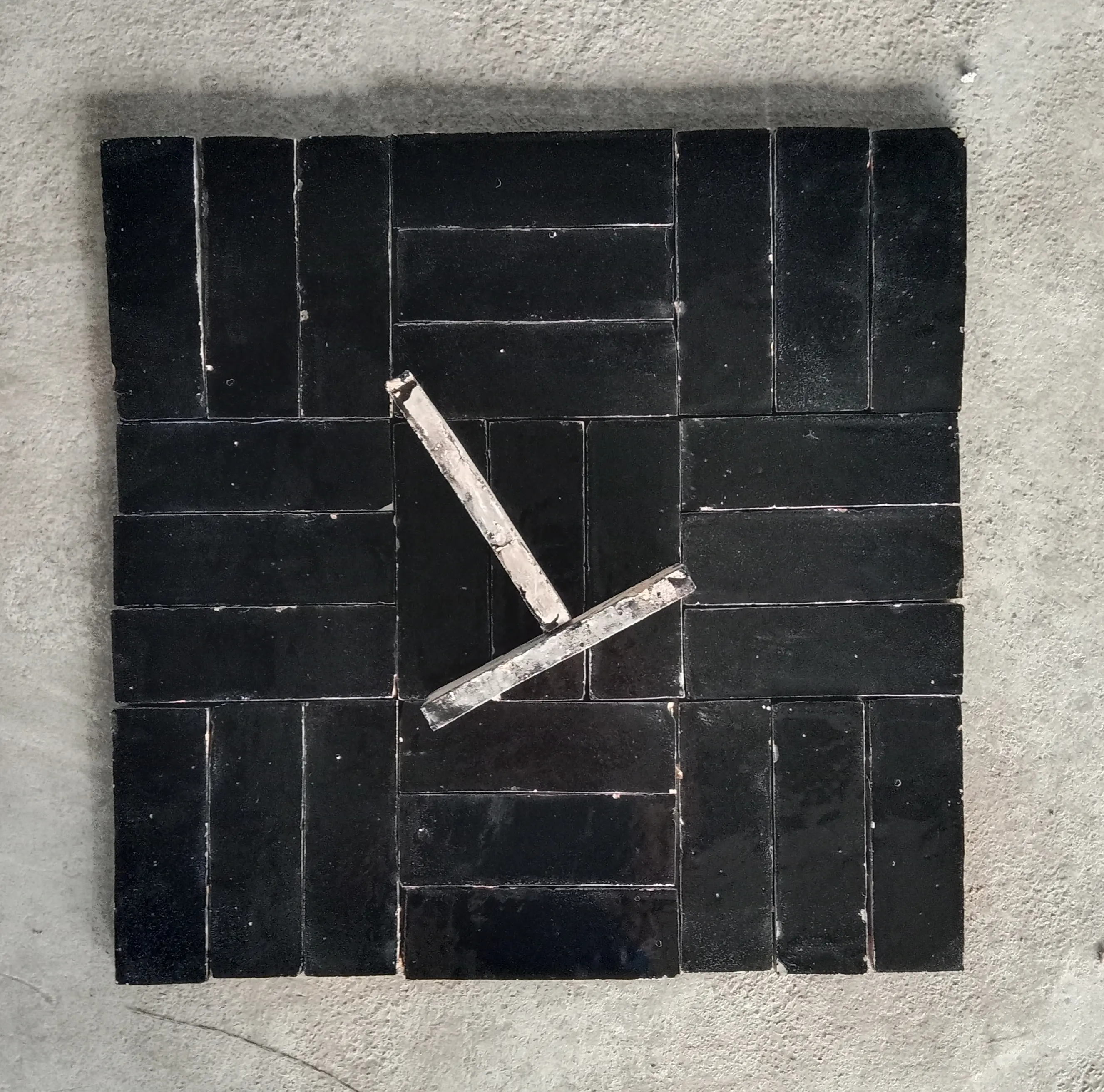 Plinth Noir